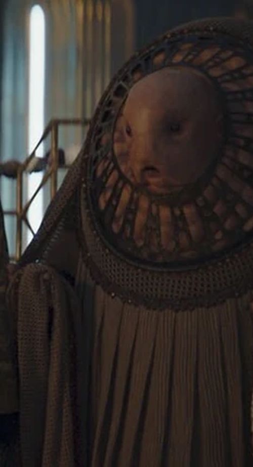 Dowager Alien Space Guest (Laputa)