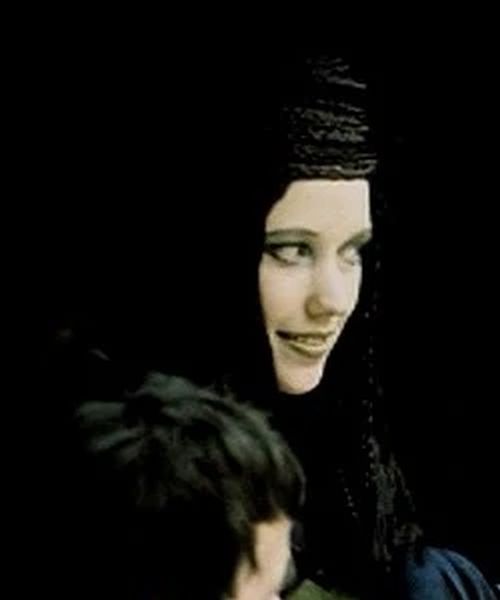 Senni Tonnika (Humanoid Con Artist)